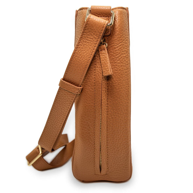 Swatzell + Heilig's Seville Bag in color Caramel, picture showing the side of the item